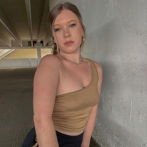 Tank one shoulder crop top